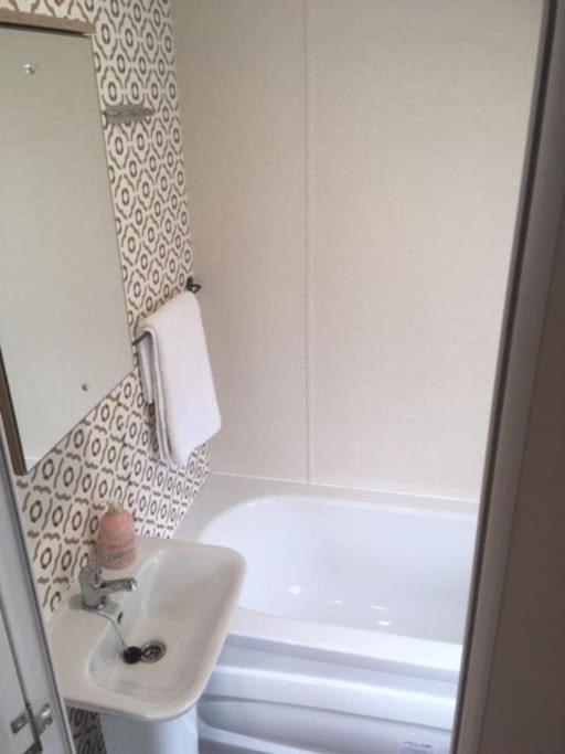 Honeybee Lodge Morpeth Esterno foto
